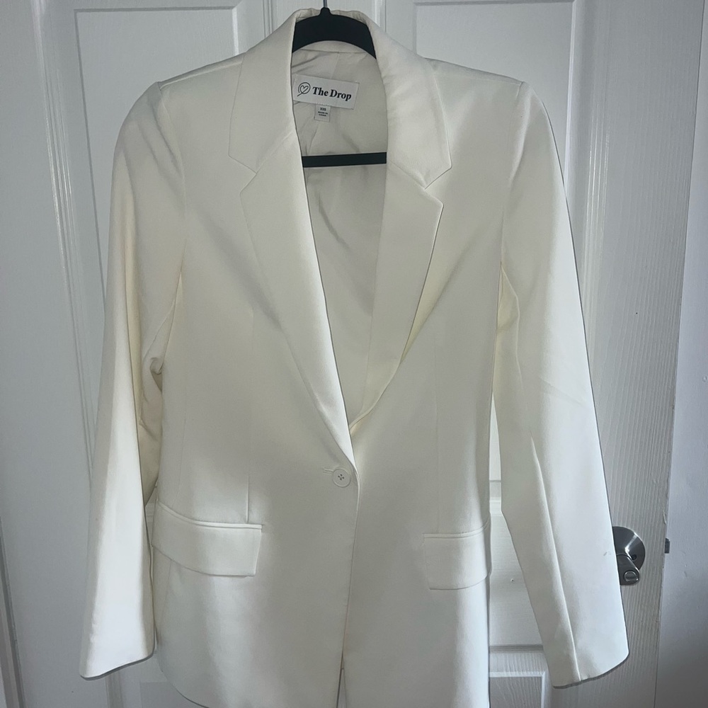 The Drop White Blazer